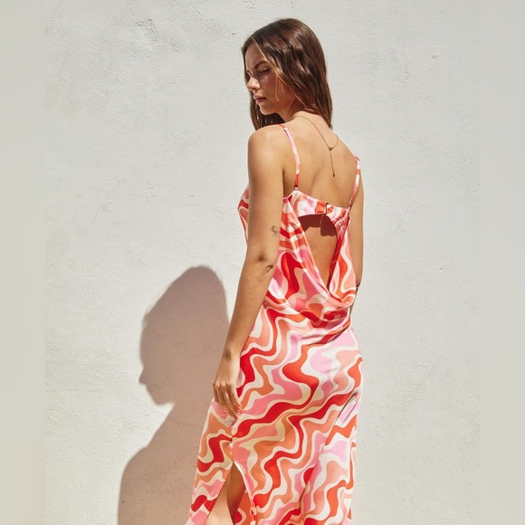 839. Wilder Days Draped Open Back Maxi Dress în Golden Sand - Picture 4 of 4